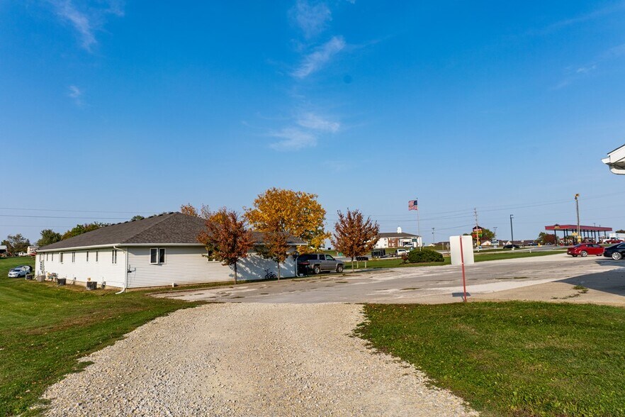 More Photos Of 1201 E South St, Mount Ayr Office For Sale