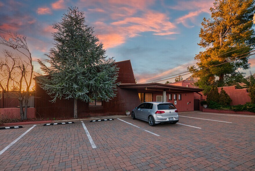 More Photos Of 45 Birch Blvd, Sedona Medical For Lease
