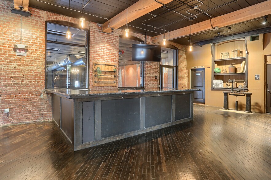 More Photos Of 124 N. 5th Street, Lebanon Warehouse For Sale