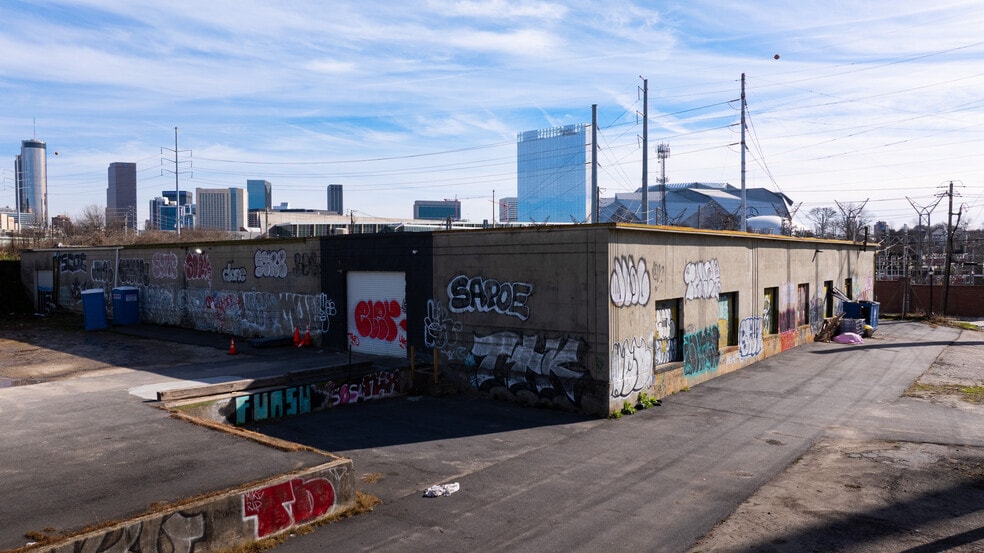 More Photos Of 523 Joseph E Boone Blvd, Atlanta Warehouse For Sale