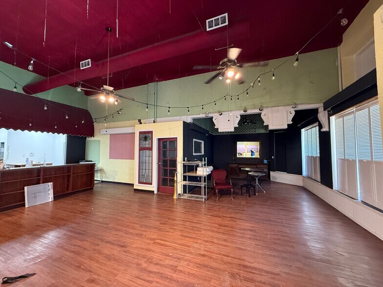 More Photos Of 3900 Market St, Riverside Storefront Retail Office For Lease