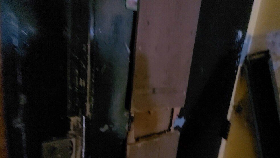 Primary Photo Of 400 S Main St, Emporia Restaurant For Lease