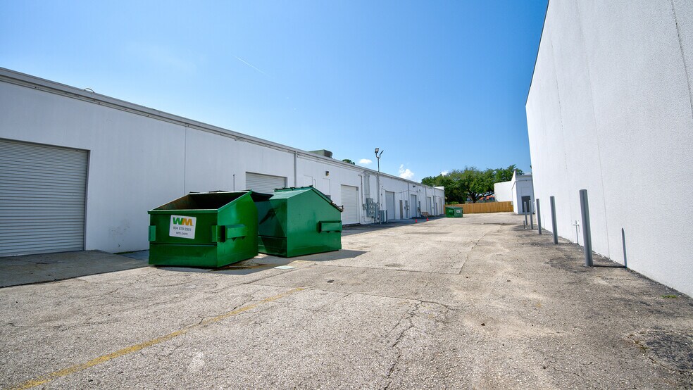 More Photos Of 8535 Baymeadows Rd, Jacksonville Unknown For Lease