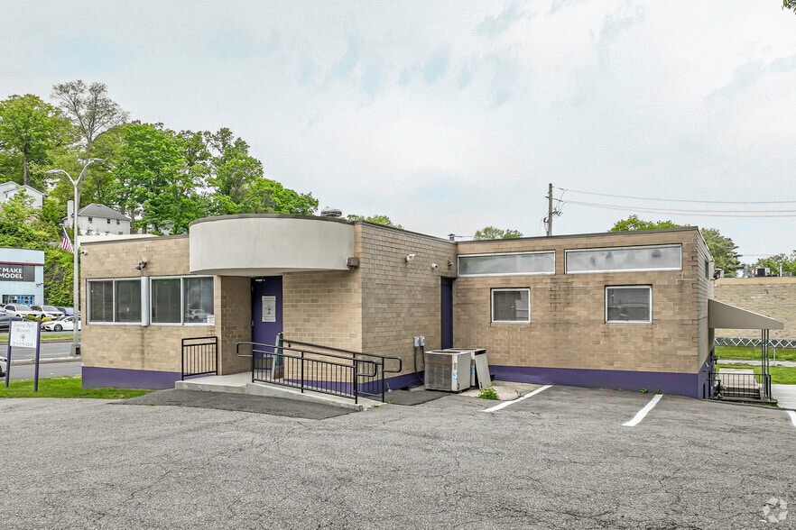 More Photos Of 2176 Central Park Ave, Yonkers Medical For Sale