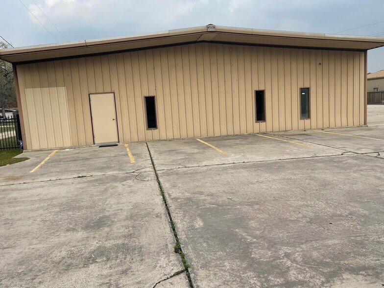 Primary Photo Of 25210 Richards Rd, Spring Loft Creative Space For Lease