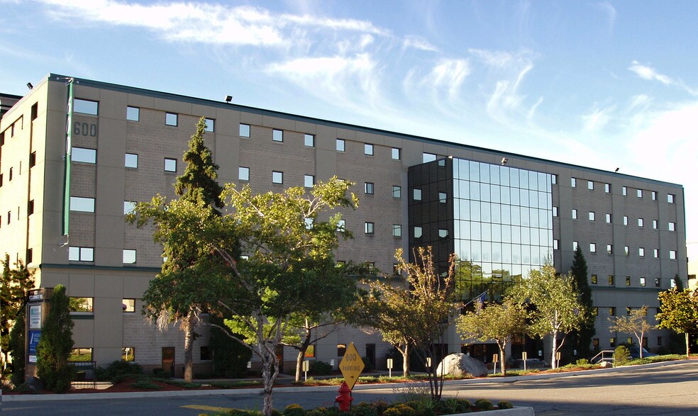 Primary Photo Of 600 W Cummings Park, Woburn Office For Lease