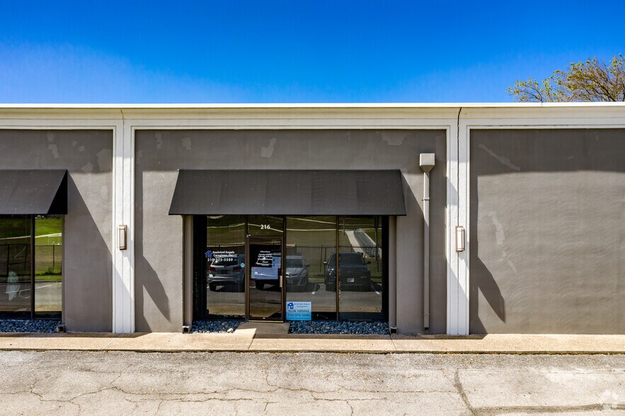 More Photos Of 3700 Fredericksburg Rd, San Antonio General Retail For Lease