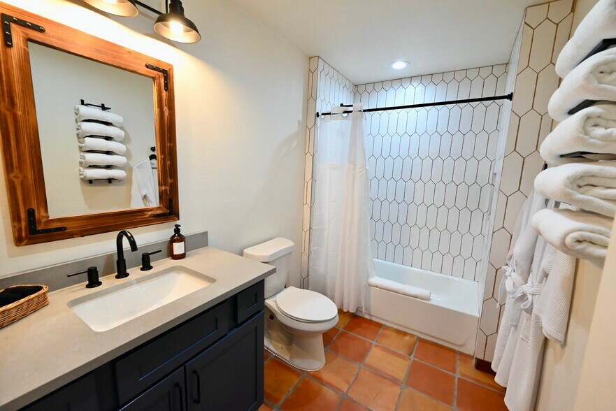 More Photos Of 902 Main St, Blanco Office Residential For Sale