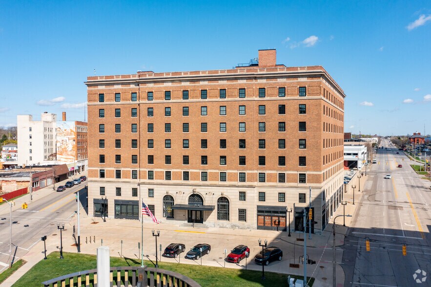 More Photos Of 607 E 2nd Ave, Flint Apartments For Lease