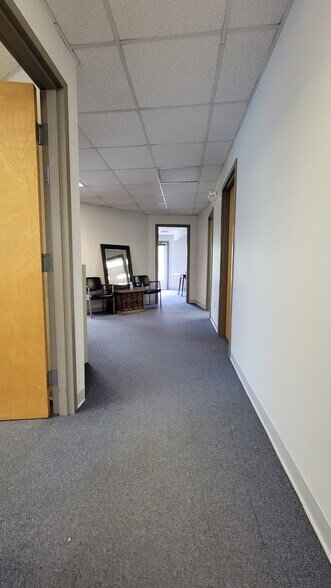 More Photos Of 1006 S Main St, Plantsville Office For Lease