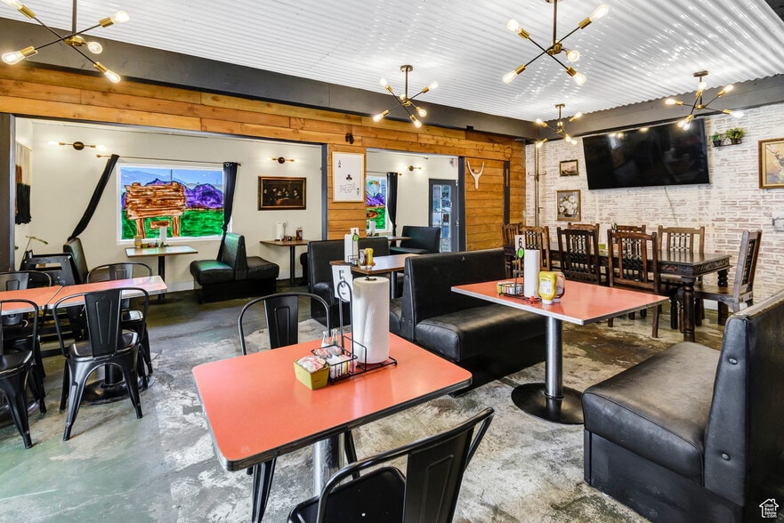 More Photos Of 310 N Main St, Monroe Hotel For Sale