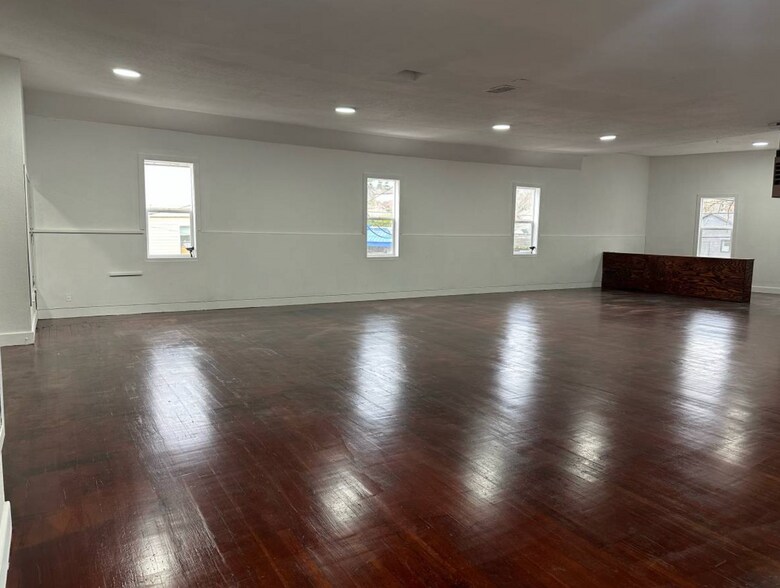 More Photos Of 5601 Rainier Ave S, Seattle General Retail For Lease