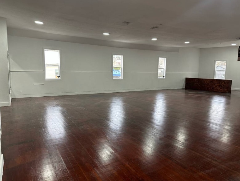 More Photos Of 5601 Rainier Ave S, Seattle General Retail For Lease