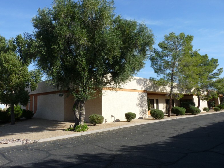 More Photos Of 15207 N 75th St, Scottsdale Light Distribution For Lease
