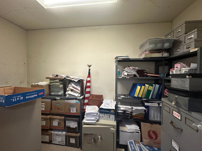 More Photos Of 315 S Michigan St, Aberdeen Office For Sale