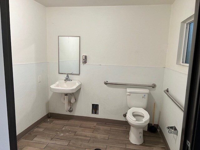 More Photos Of 504 S Harbor Blvd, Fullerton Freestanding For Sale