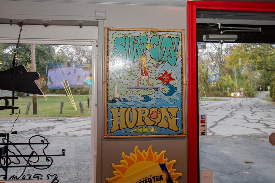 More Photos Of 54 McKinley St, Huron Bar For Sale