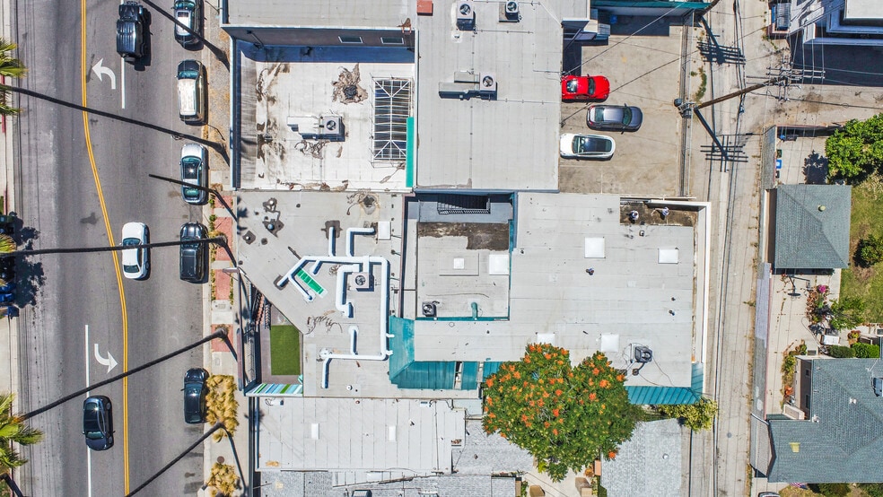More Photos Of 13257-13259 Moorpark St, Sherman Oaks Office Residential For Sale