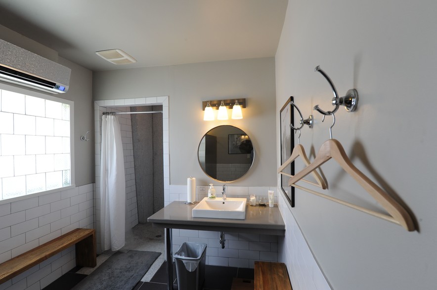 More Photos Of 2222 Morgan St, Houston Warehouse For Sale