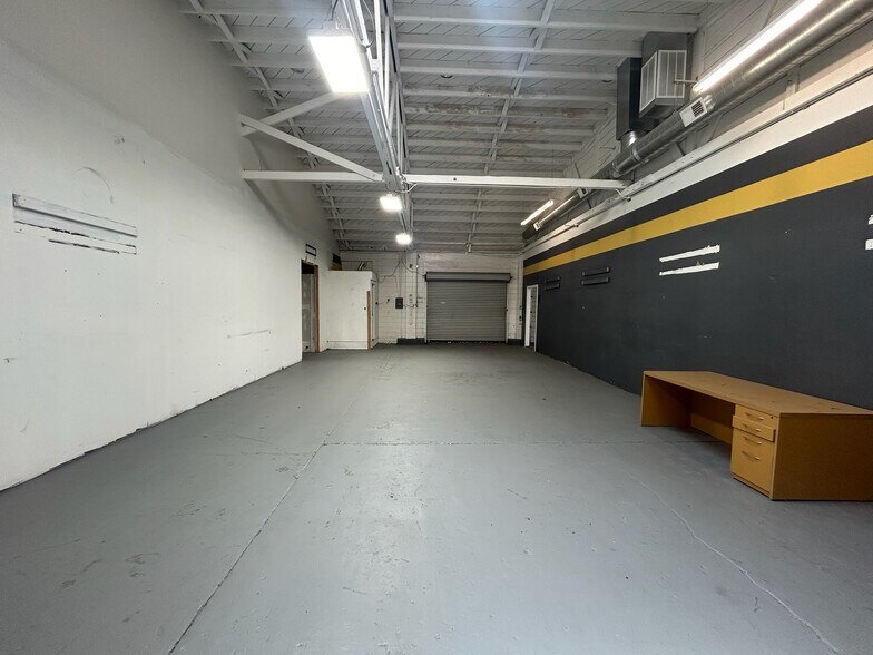 More Photos Of 411-417 Lathrop St, Redwood City Service For Sale