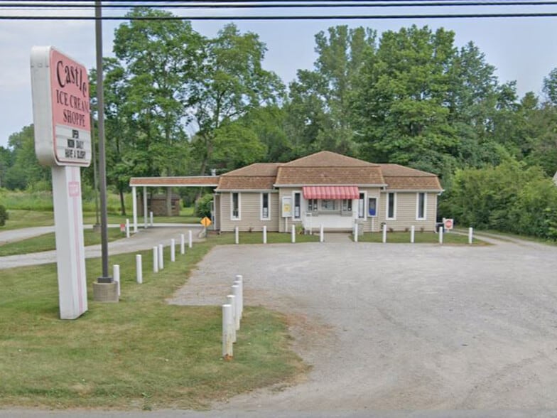 Primary Photo Of 7334 W Lake Rd, Fairview Township Luzerne Restaurant For Sale