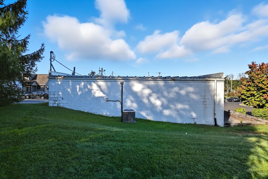 More Photos Of 25 S Lexington Springmill Rd, Mansfield Freestanding For Sale