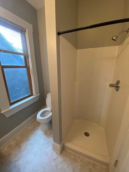 More Photos Of 444 High St, Morgantown Storefront Retail Residential For Lease