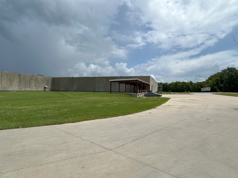 More Photos Of 550 Gulf Line Rd, Pearl Manufacturing For Lease