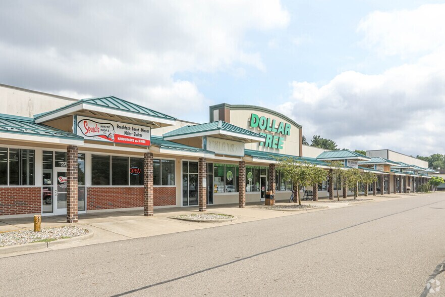 More Photos Of 1525 W Michigan Ave, Battle Creek Storefront For Lease