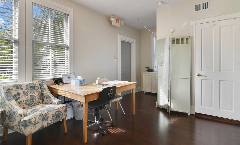 More Photos Of 851 N Donnelly St, Mount Dora Medical For Sale