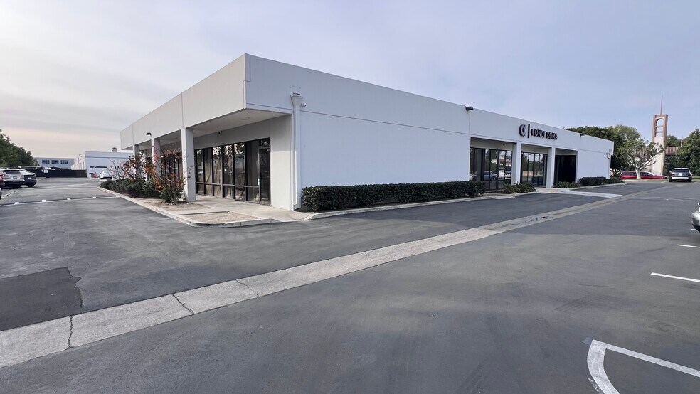 More Photos Of 4274 Cerritos Ave, Los Alamitos Light Distribution For Lease