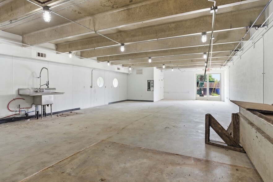 More Photos Of 1404-1406 McGavock Pike, Nashville General Retail For Lease