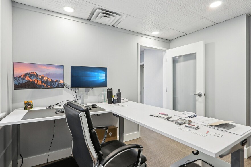 More Photos Of 100 Conifer Hill Dr, Danvers Office For Lease