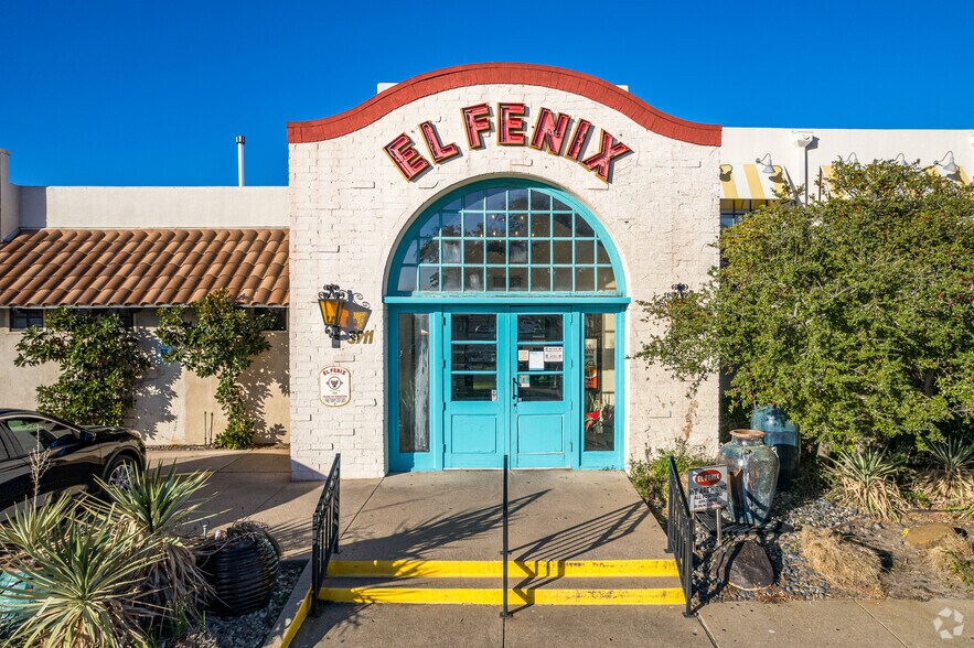 More Photos Of 3907-4025 W Airport Fwy, Irving Unknown For Lease