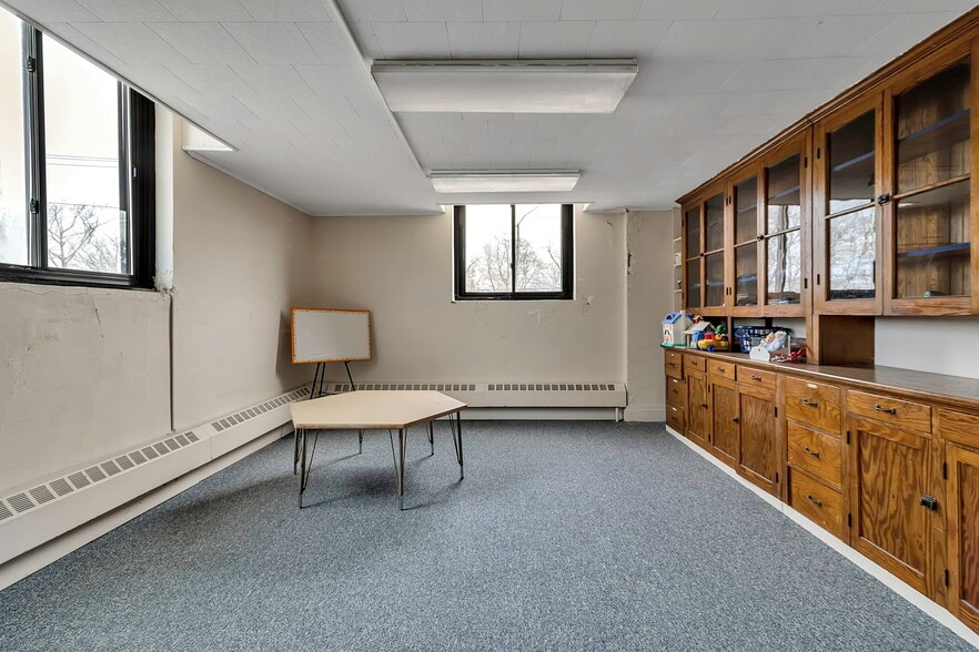 More Photos Of 646 Cayuga Dr, Niagara Falls Religious Facility For Sale