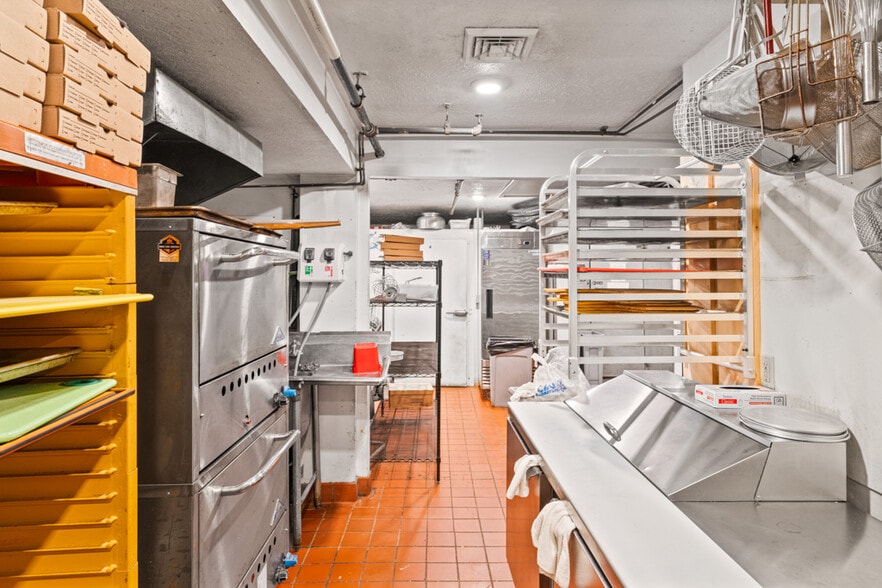 More Photos Of 60 Mile Rd, Wells Restaurant For Sale