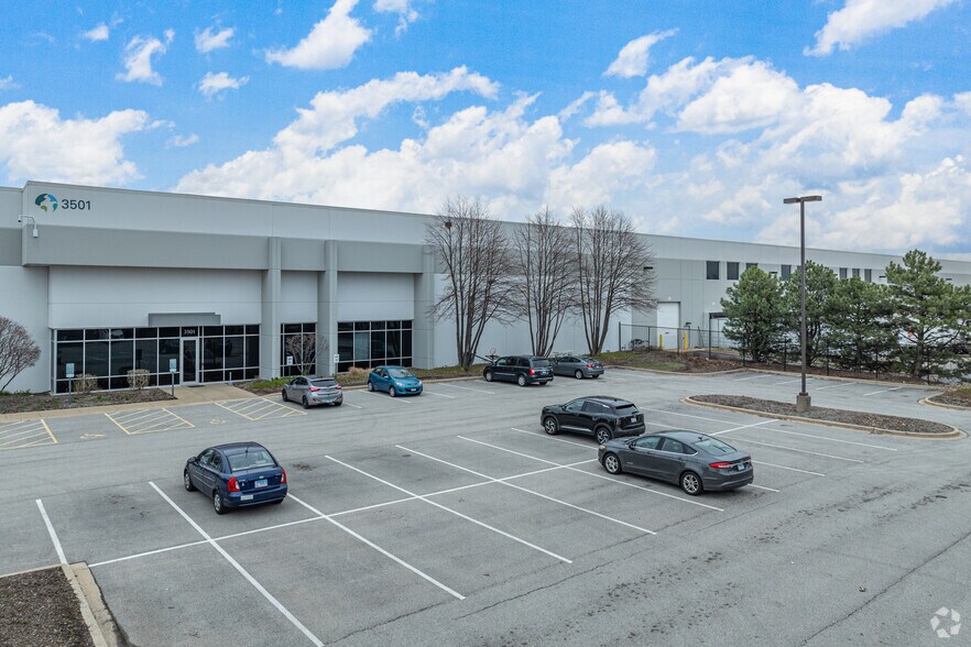 Primary Photo Of 3501 Corporate Dr, Joliet Manufacturing For Lease