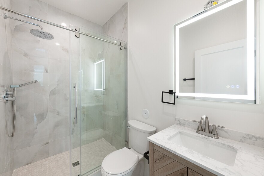 More Photos Of 8004 Shirley Ave, Reseda Multifamily For Sale