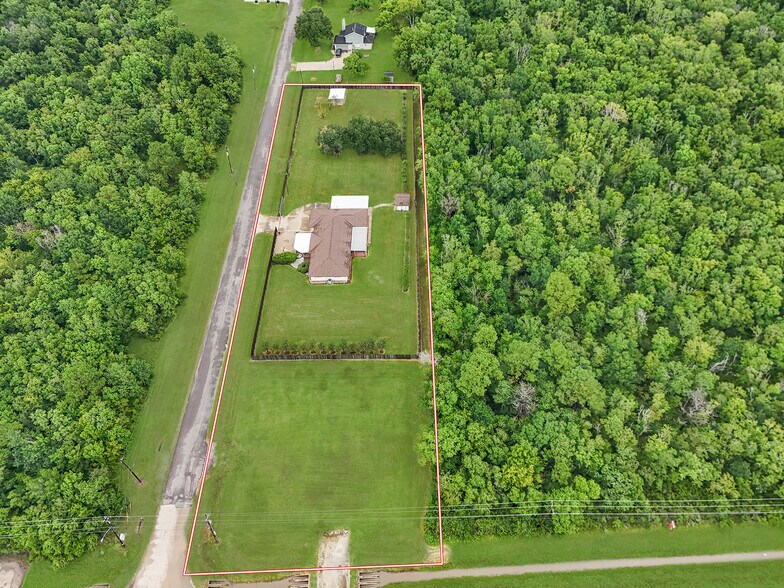 More Photos Of 7315 Pine St, Manvel Industrial For Sale