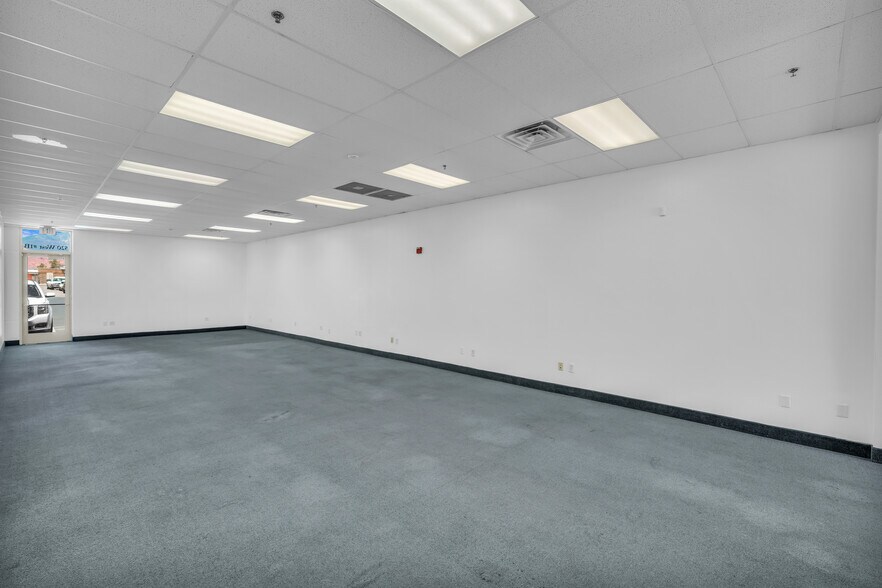 More Photos Of 520 W Telegraph St, Washington Freestanding For Lease