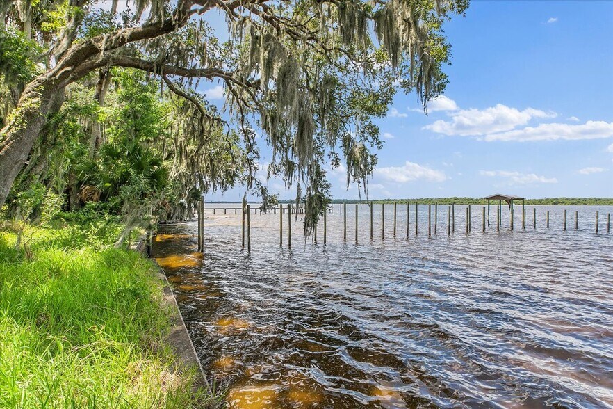 More Photos Of 233 E River Rd, East Palatka Land For Sale