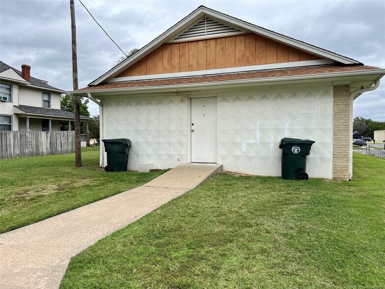 More Photos Of 655 E Okmulgee St, Muskogee Medical For Lease