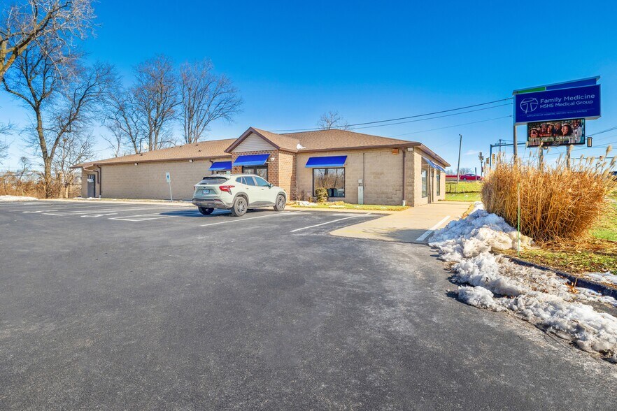 More Photos Of 5 Ludwig Dr, Fairview Heights Freestanding For Sale