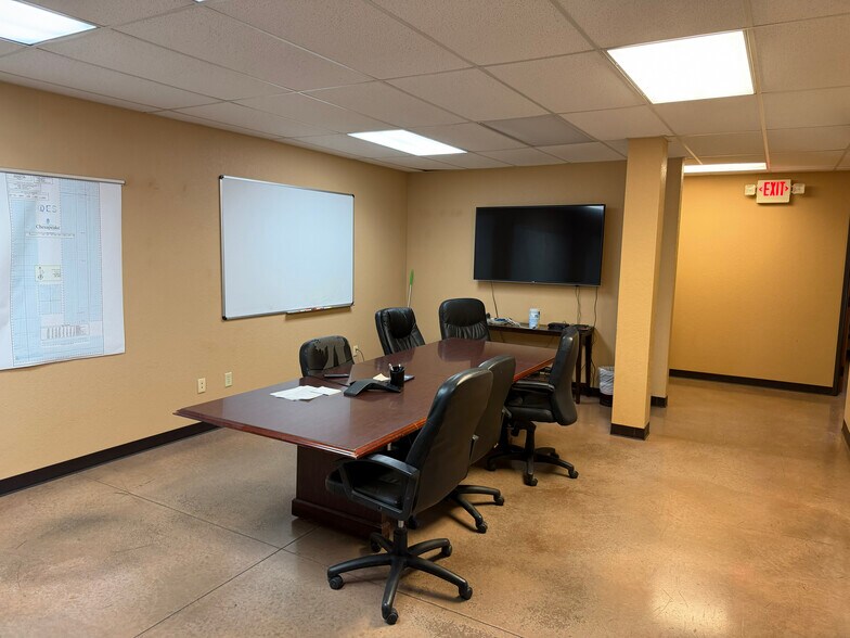 More Photos Of 4009 S Thomas Rd, Oklahoma City Warehouse For Sale
