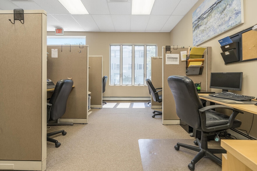 More Photos Of 23 Pawnee Ave, Rockaway Office For Sale