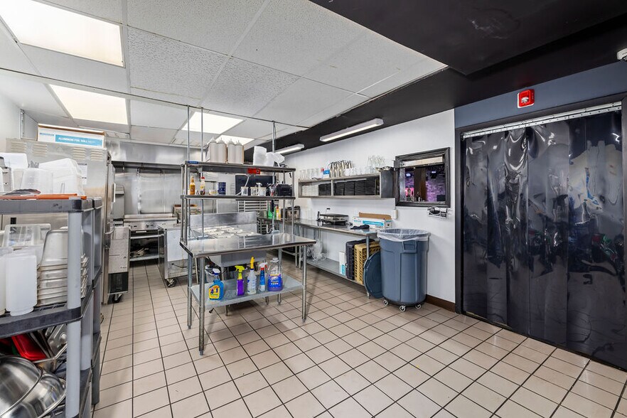 More Photos Of 3014 Memorial Ave, Lynchburg Restaurant For Sale