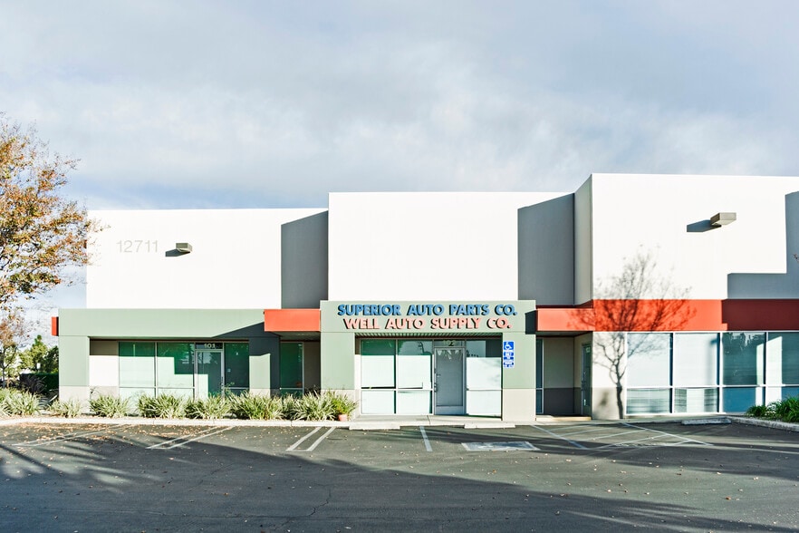 More Photos Of 12711 Ramona Blvd, Baldwin Park Warehouse For Lease