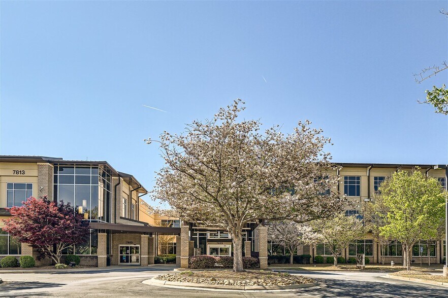 More Photos Of 7823 Spivey Station Blvd, Jonesboro Medical For Lease