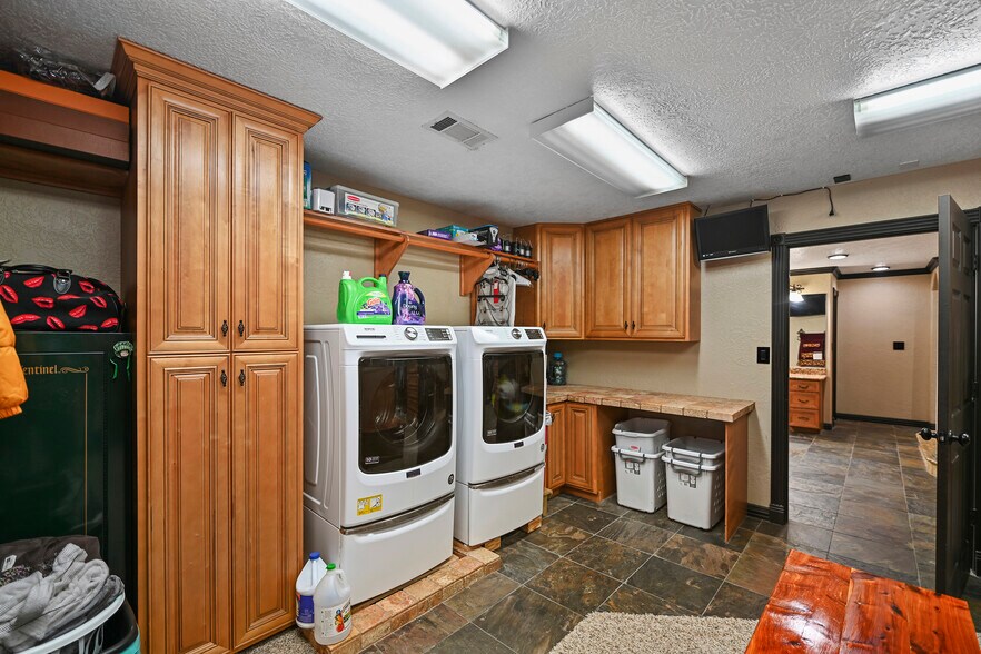 More Photos Of 20204 Schiel Rd, Cypress Warehouse For Sale