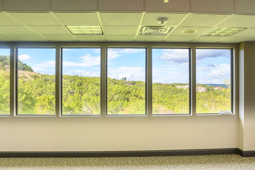 More Photos Of 8226 Bee Caves Rd, Austin Office For Sale